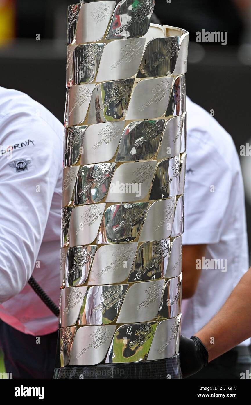 MANILA SUPER SERIES SEASON3 優勝トロフィー PokerStars LIVE