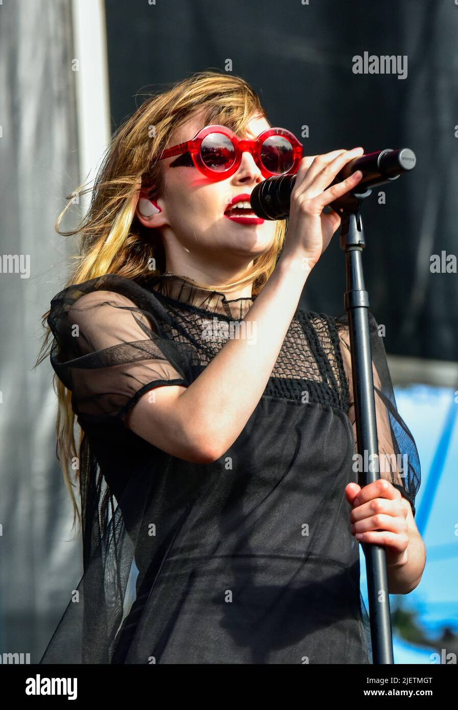 Napa Valley, California, May 27, 2022 - CHVRCHES Lauren Mayberry on stage at the 2022 BottleRock Festival in Napa California, Credit: Ken Howard/Alamy Stock Photo