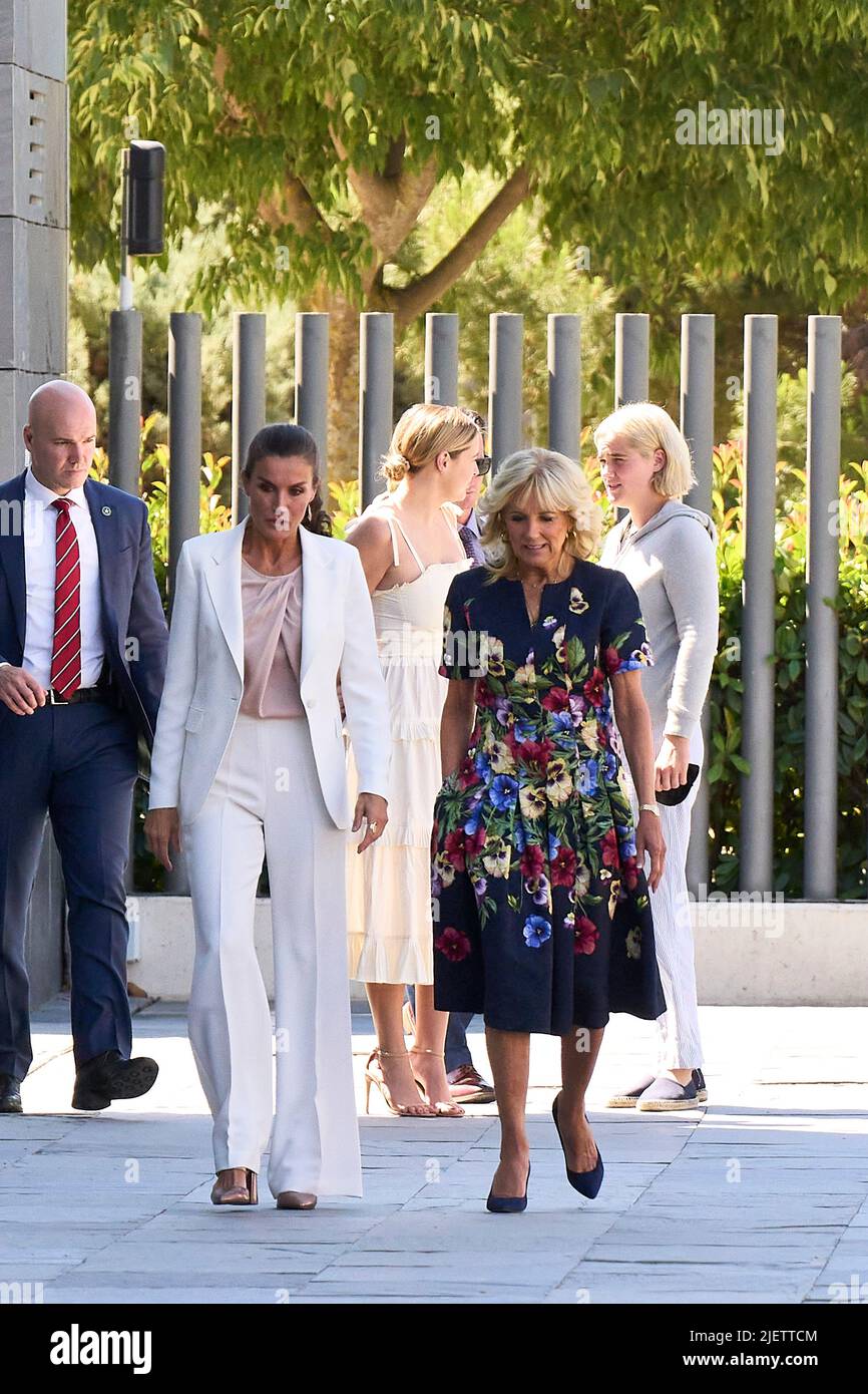 Pozuelo de Alarcon. Spain. 20220628,  Dr. Jill Biden, First Lady of the United States, President and Jill Biden's granddaughters Maisy Biden, Finnegan Biden Visit to the Centre for Care, Reception and Referral of Ukrainian Refugees at Social Security Training Centre on June 28, 2022 in Pozuelo de Alarcon, Spain Credit: MPG/Alamy Live News Stock Photo