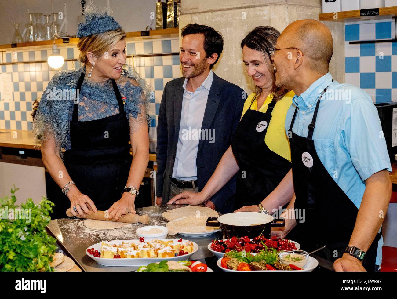Helmut-Zilk-Park in Vienna, June 28, 2022, Queen Maxima of The Netherlands at the Kulturhaus Brotfabrik in Vienna, on June 28, 2022, for a Workshop food preparation, accompanied by Dr Alexander Van der Bellen, Federal President of the Republic of Austria and Mrs. Doris Schmidauer, his wife, at the 2nd of a 3 days State-visit to Austria Photo: Albert Nieboer/Netherlands OUT/Point de Vue OUT Stock Photo