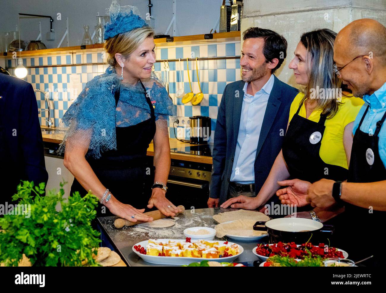 Helmut-Zilk-Park in Vienna, June 28, 2022, Queen Maxima of The Netherlands at the Kulturhaus Brotfabrik in Vienna, on June 28, 2022, for a Workshop food preparation, accompanied by Dr Alexander Van der Bellen, Federal President of the Republic of Austria and Mrs. Doris Schmidauer, his wife, at the 2nd of a 3 days State-visit to Austria Photo: Albert Nieboer/Netherlands OUT/Point de Vue OUT Stock Photo