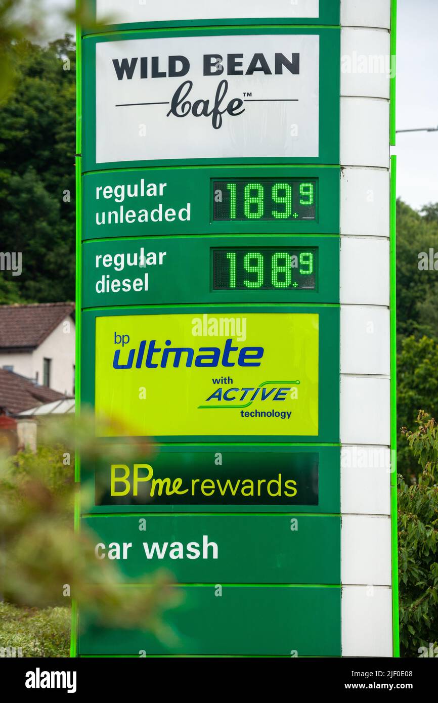 A sign with high petrol and diesel prices £189 & £198 Stock Photo Alamy