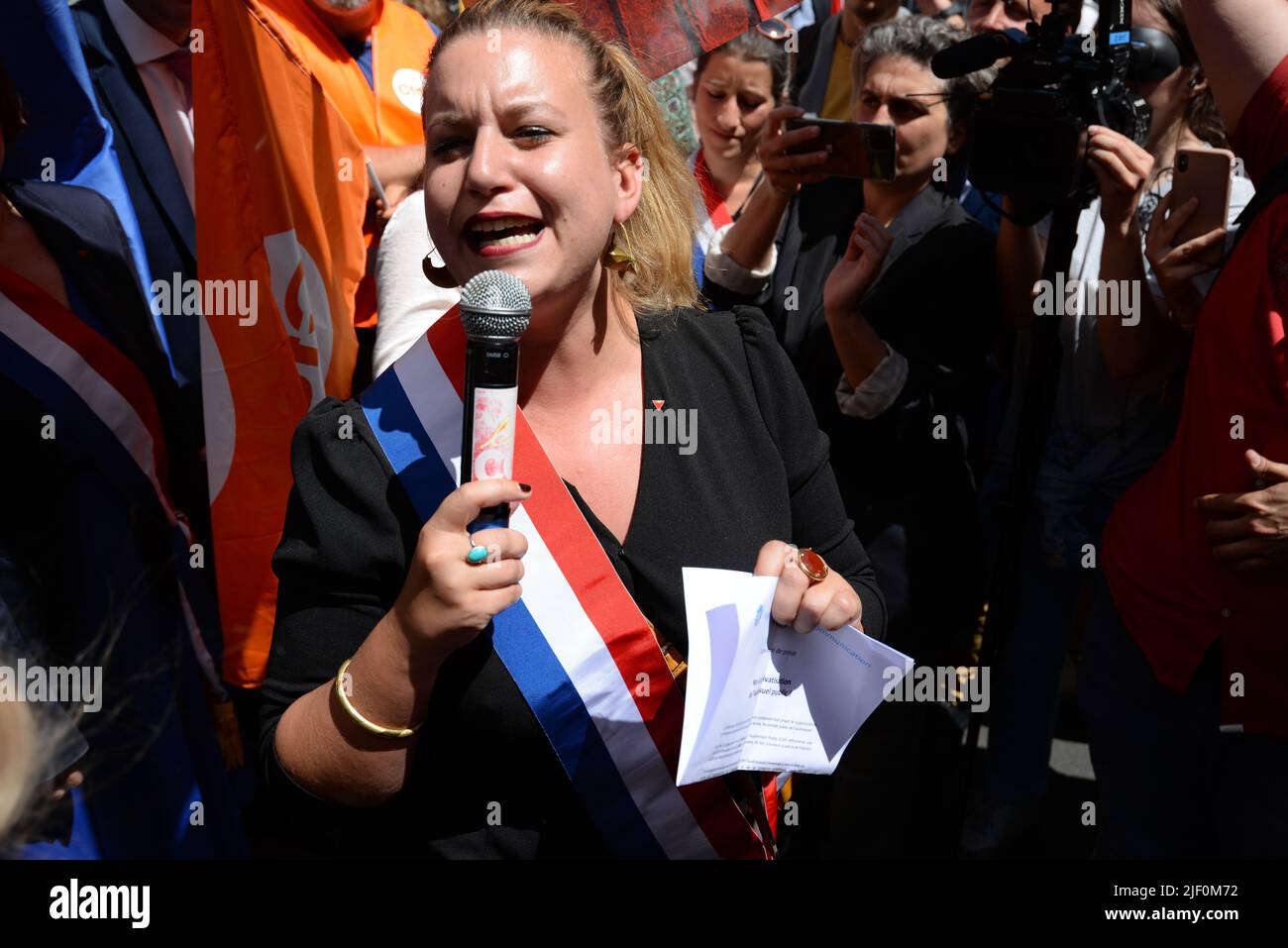 Mathilde Panot, France Insoumise deputy for Val-de-Marne - Renault  executives have confirmed 15,000 job cuts worldwide, including 4,600 in  France. Choisy-le-Roi would be the only site to close on May 29, 2020