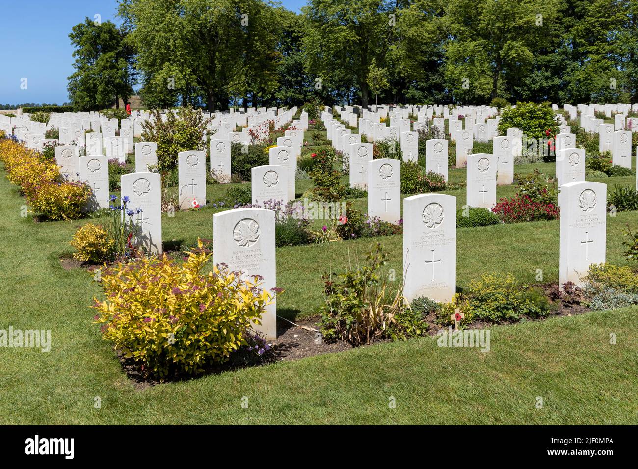 Graves of casualties of the D-Day landings at the Beny Sur Mer War Cemetery Stock Photo