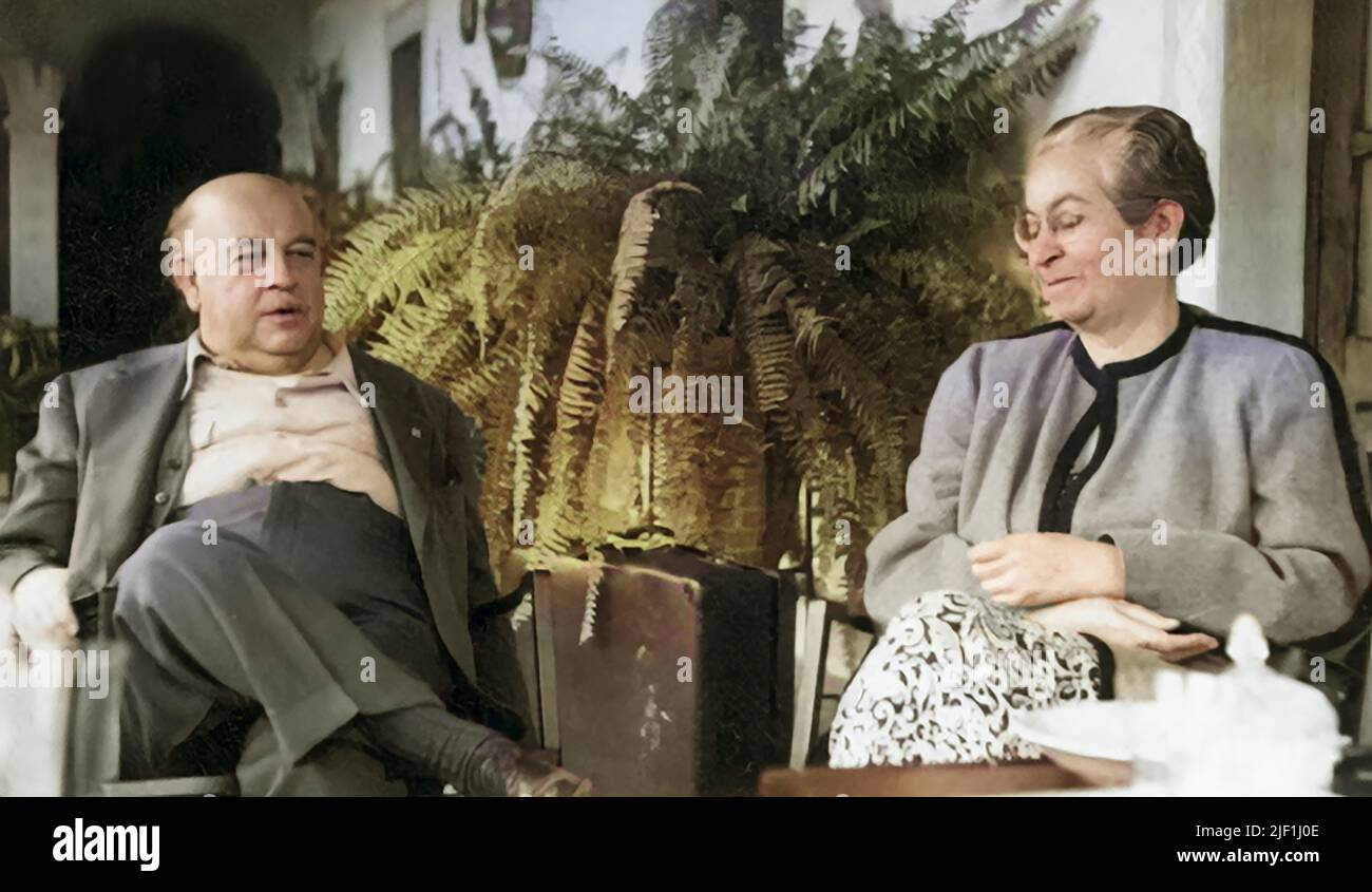 Gabriela Mistral Junto Al Escritor Alfonso Reyes Veracruz Mexico 1948 Stock Photo Alamy
