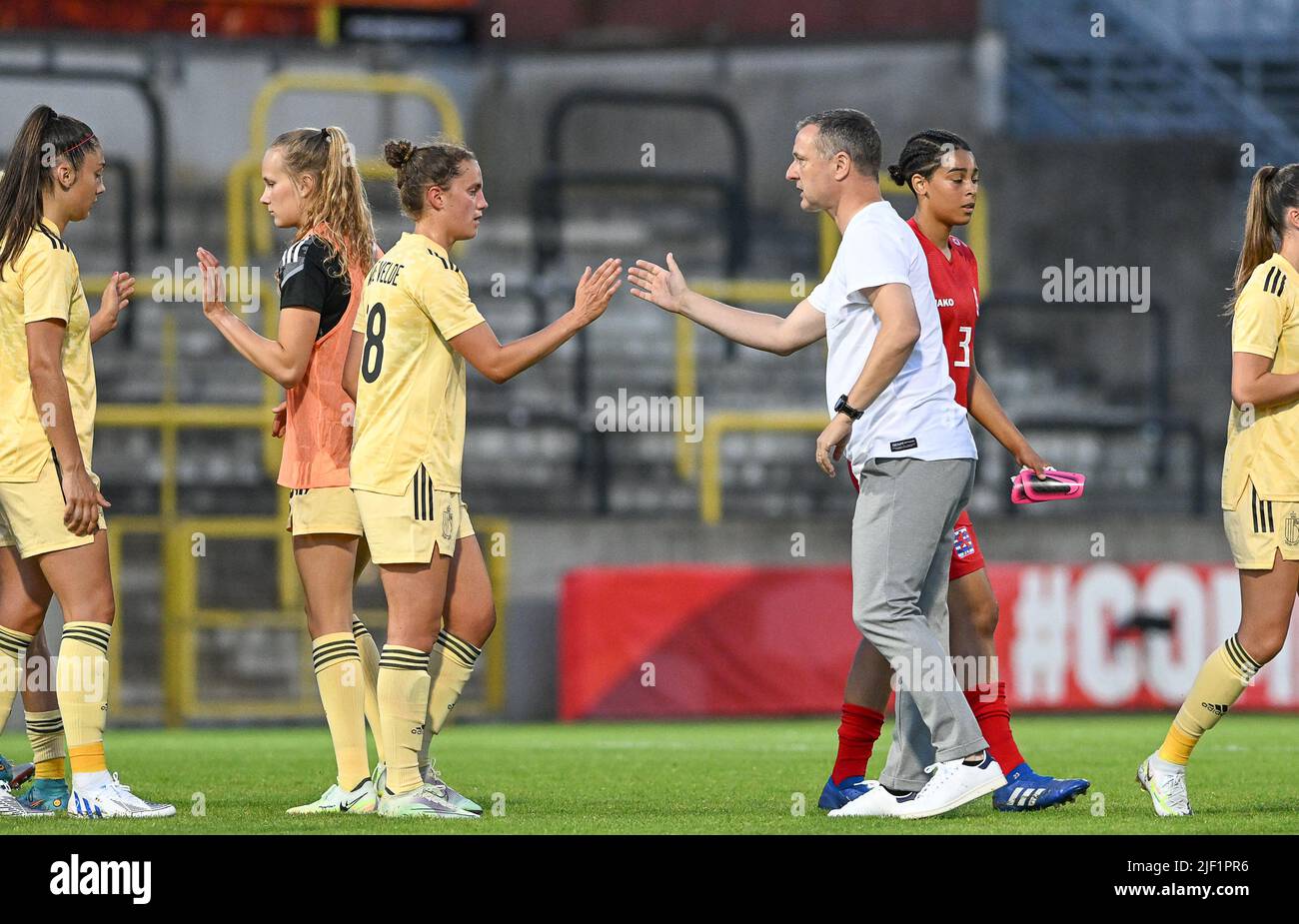 Belgium's Chloe Vande Velde and Belgium's head coach Ives Serneels are