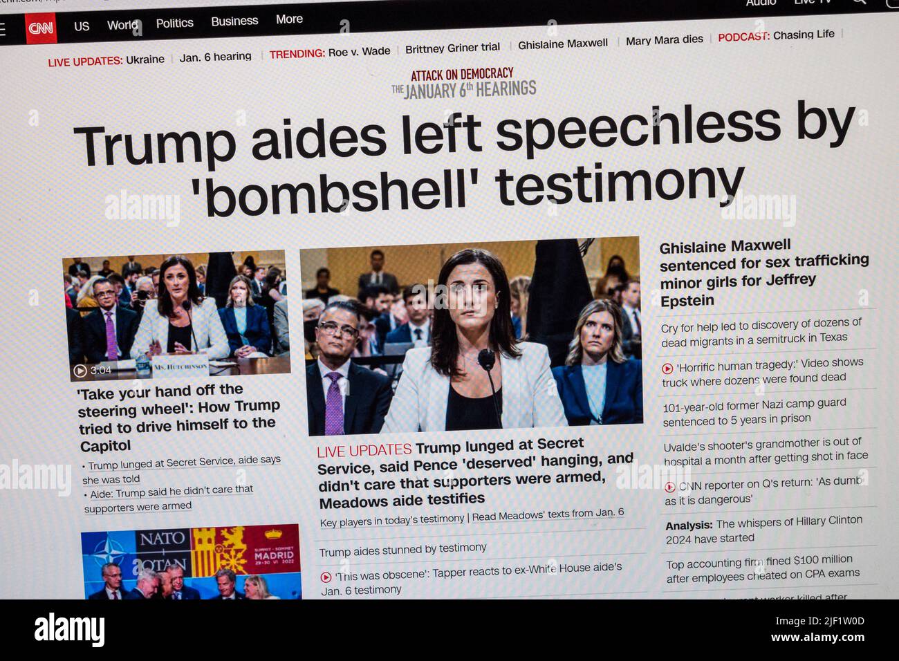 'Trump aides left speechless by bombshell testimony' headline on CNN News website with breaking news of the 6th January Committee, 28th June 2022. Stock Photo