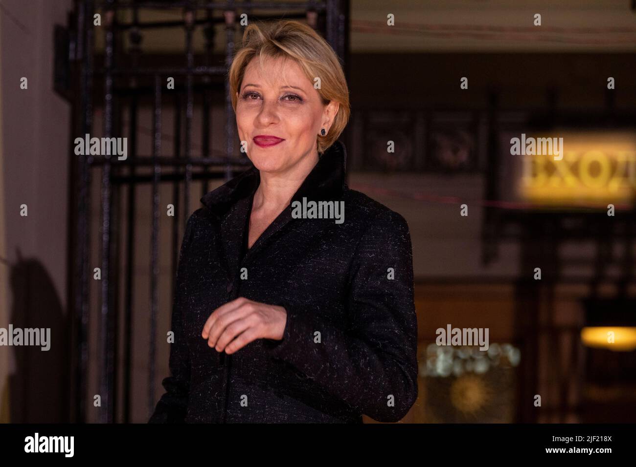 Porno aravachali ayol Ochiq mushuklar fotosurati