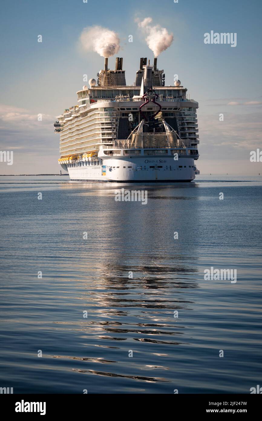 Cruise ship "Oasis of the Seas" on its maiden visit in Halifax, Nova