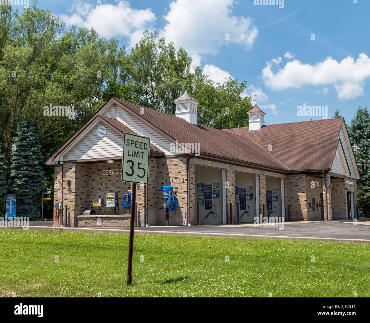 Multi stall car wash hires stock photography and images Alamy