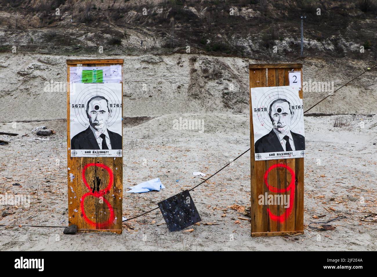 Vladimir putin shooting target hires stock photography and images Alamy