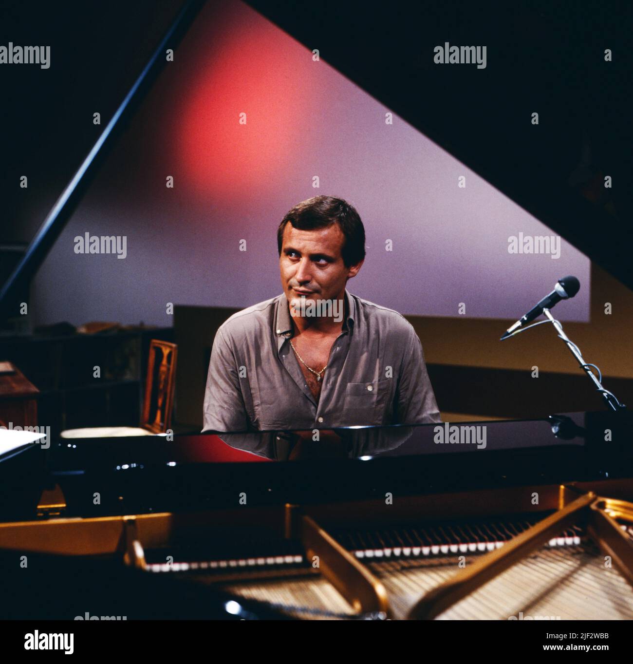 Konstantin Wecker, deutscher Musiker, Pianist, Liedermacher, Sänger ...