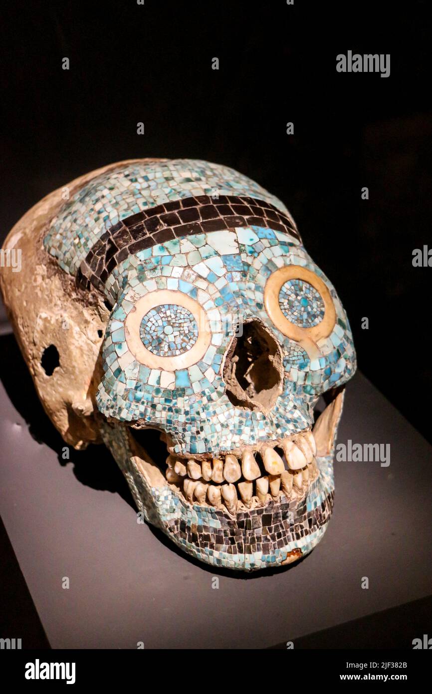 La Vieille Charité Marseille : Exposition Objets Migrateurs from April 8th to October 16th,2022 - Mexican human skull 770-900 AD , Fake ? Stock Photo
