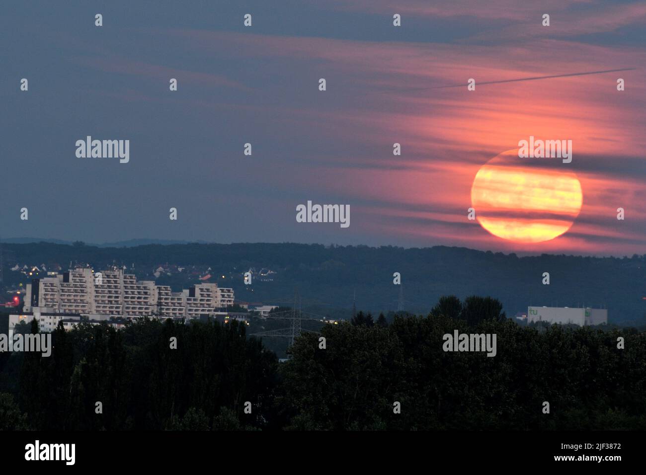 rise of the Strawberry Moon, 14.06.2022, Germany, North Rhine-Westphalia, Ruhr Area, Dortmund Stock Photo
