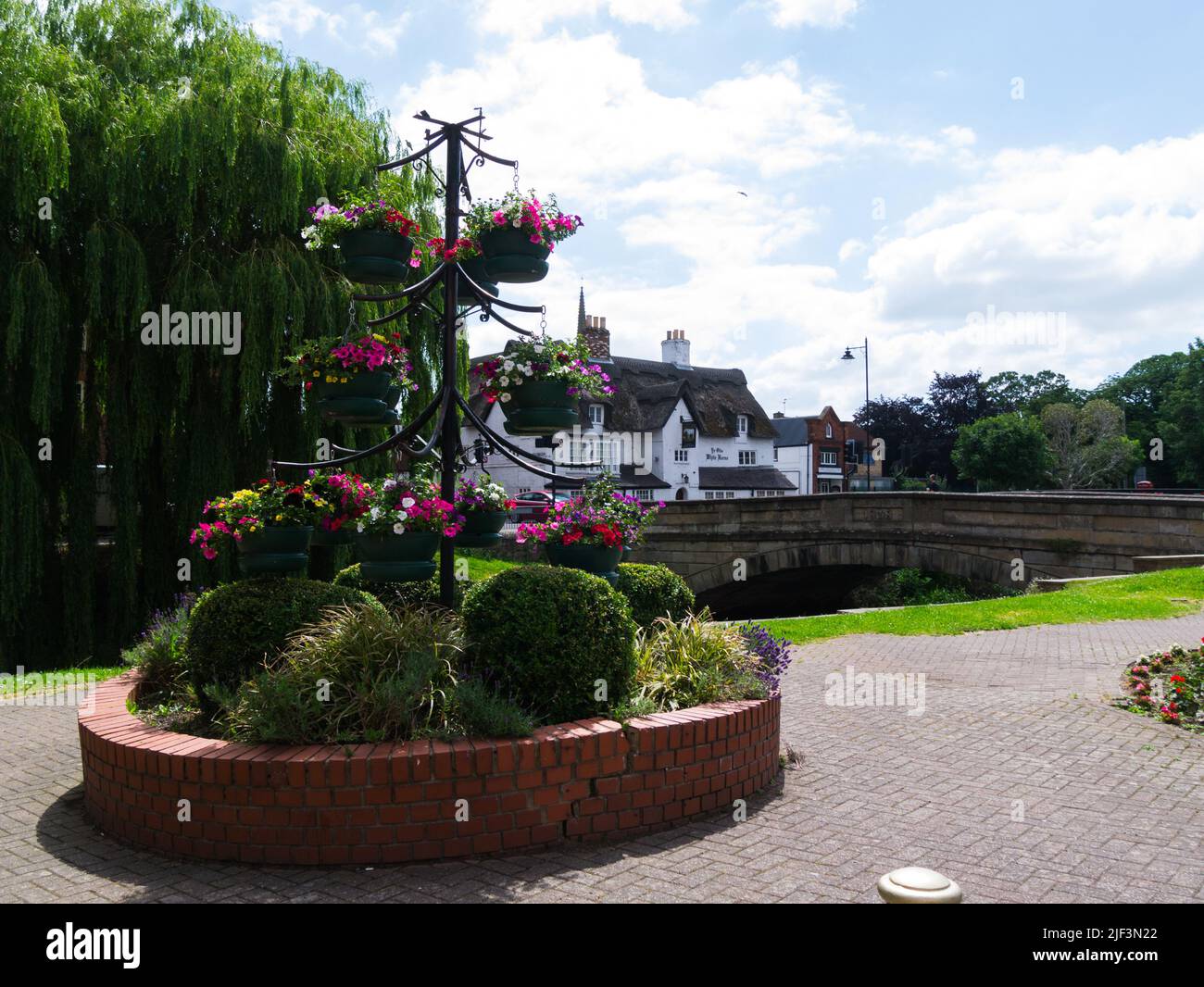 View across River Welland road bridge towards Ye Olde White Horse Inn built in 1553 as Bergry House Churchgate Spalding Lincolnshire England UK Stock Photo