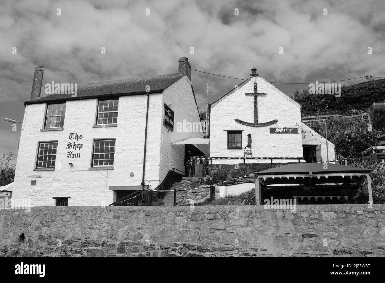 The ship Inn, Porthleven Harbour, Cornwall Stock Photo