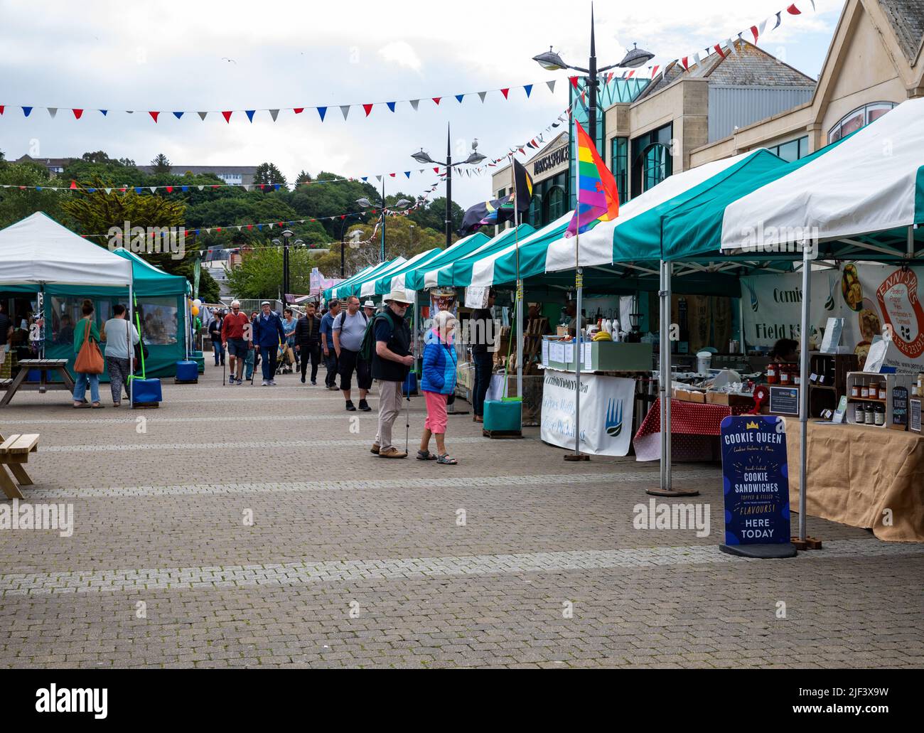 Truro, UK,29th June 2022,People enjoyed the glorious sunshine on Market Day in Truro, Cornwall. The forecast is for sunshine, 16C and a gentle breeze.Credit: Keith Larby/Alamy Live News Stock Photo