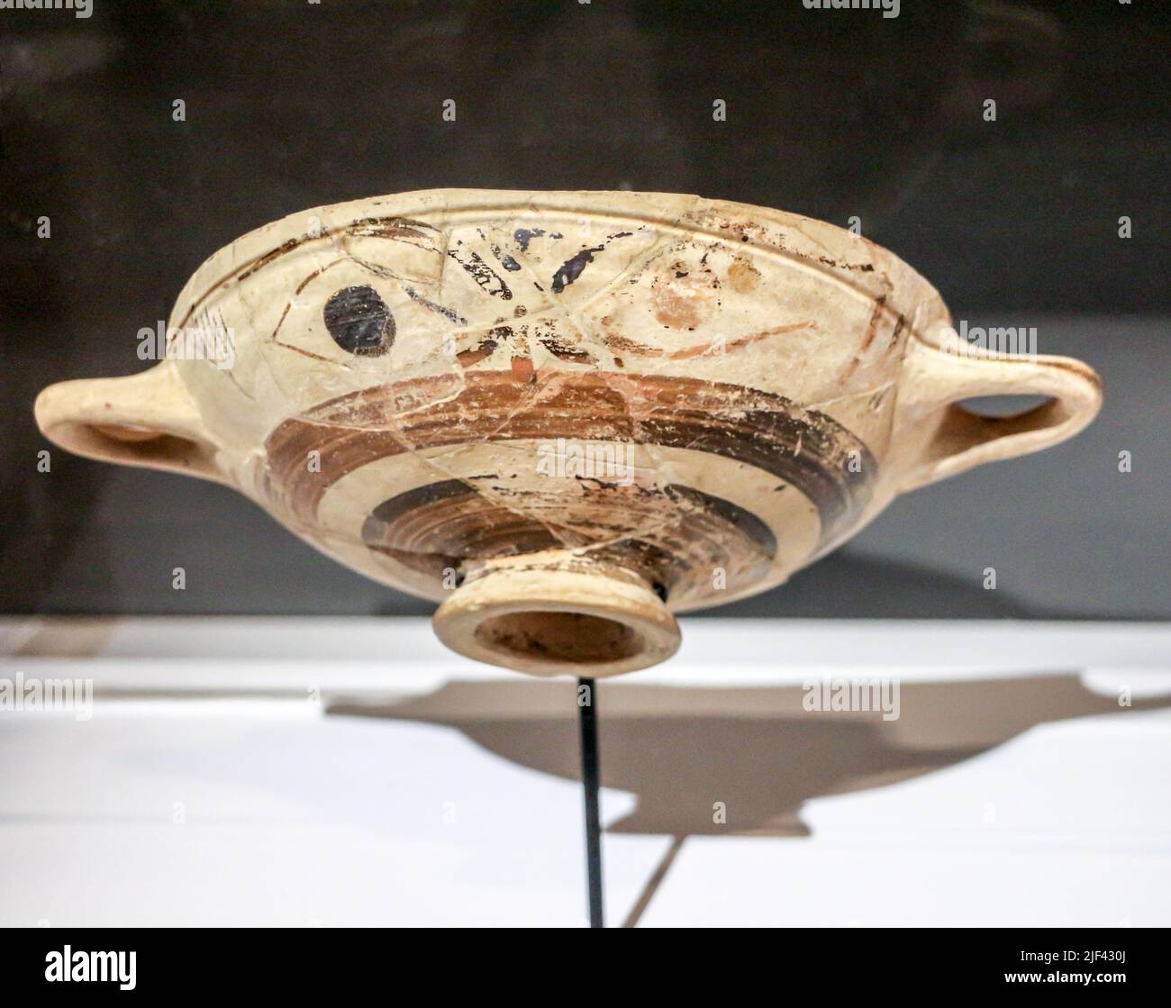 La Vieille Charité Marseille : Exposition Objets Migrateurs from April 8th to October 16th,2022. Bowl with eyes,Massalia 575/550 BC Stock Photo