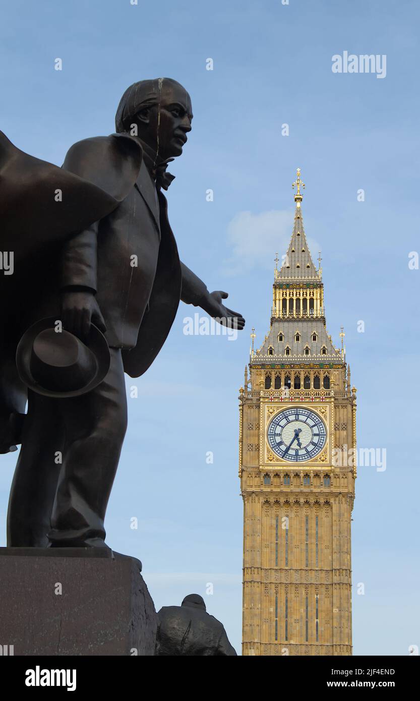 Bronze Statue Of Former Prime Minister David Lloyd George Pointing To Queen Elizabeth Tower, Big Ben And The Houses Of Parliament In Parliament Square Stock Photo