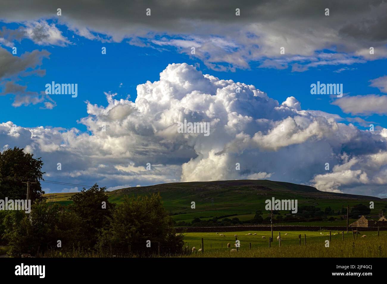Storm clouds over dales hi-res stock photography and images - Alamy