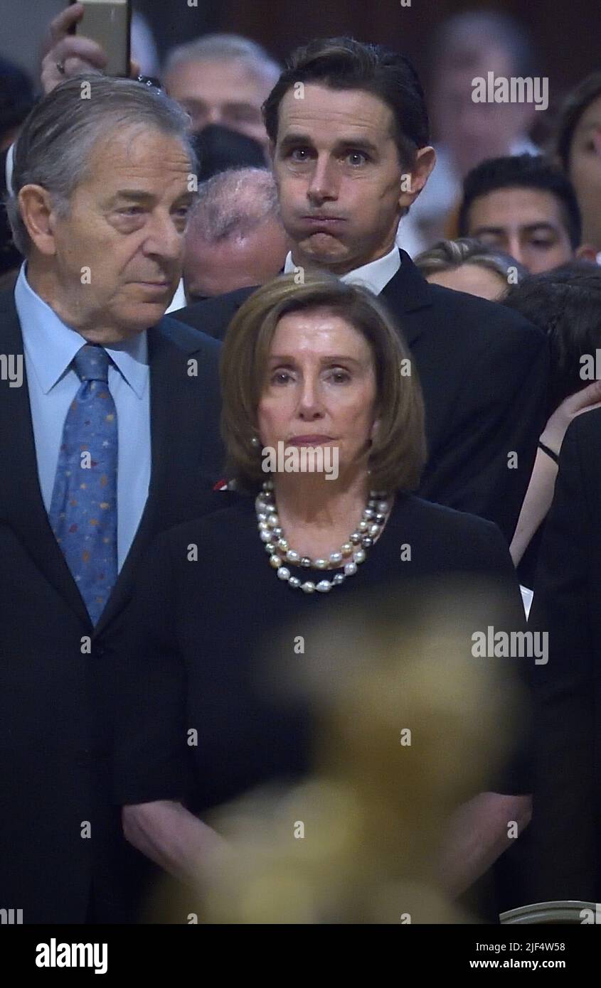 Vatican City State, Vatikanstadt. 29th June, 2022. U.S. Speaker of the House Nancy Pelosi and her husband Paul Francis Pelosi Sr, and her niece attends the Mass of Saint Peter and Paul in St Peter's Basilica, at the Vatican, June 29, 2022. Credit: dpa/Alamy Live News Stock Photo