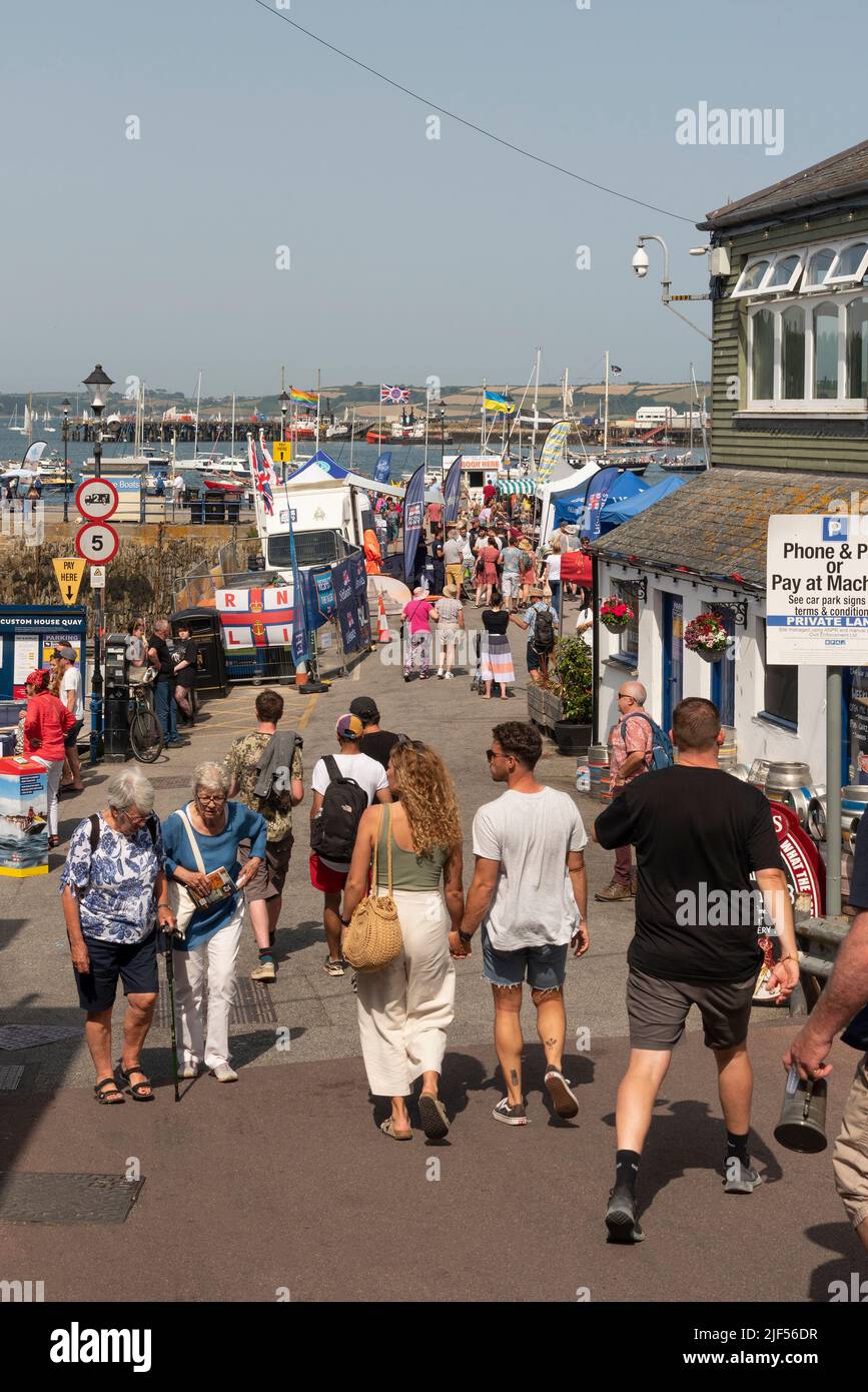Falmouth, Cornwall, England, UK. 2022. Visitors to the Falmouth Sea