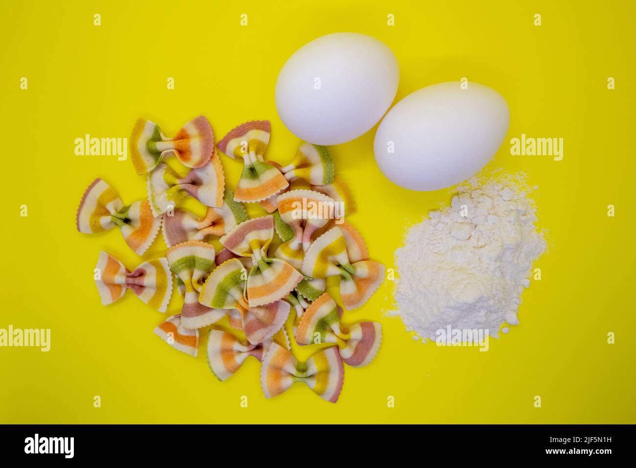 bowtie pasta ingredients Stock Photo Alamy
