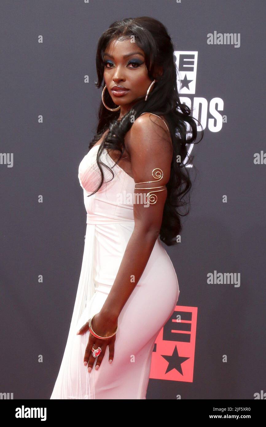Los Angeles, CA. 26th June, 2022. Loren Lott at arrivals for BET Awards - Part 4, Microsoft Theater, Los Angeles, CA June 26, 2022. Credit: Priscilla Grant/Everett Collection/Alamy Live News Stock Photo