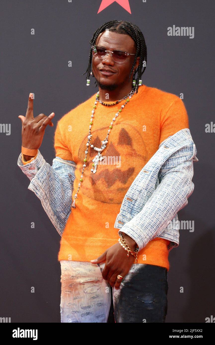 Los Angeles, CA. 26th June, 2022. Pheelz at arrivals for BET Awards - Part 4, Microsoft Theater, Los Angeles, CA June 26, 2022. Credit: Priscilla Grant/Everett Collection/Alamy Live News Stock Photo