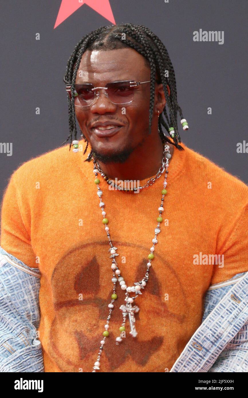 Los Angeles, CA. 26th June, 2022. Pheelz at arrivals for BET Awards - Part 4, Microsoft Theater, Los Angeles, CA June 26, 2022. Credit: Priscilla Grant/Everett Collection/Alamy Live News Stock Photo