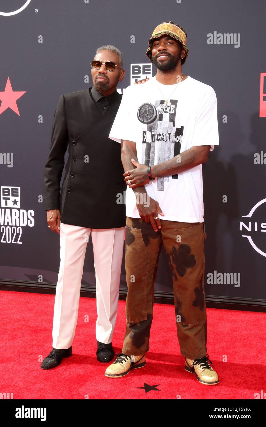 kyrie irving red carpet