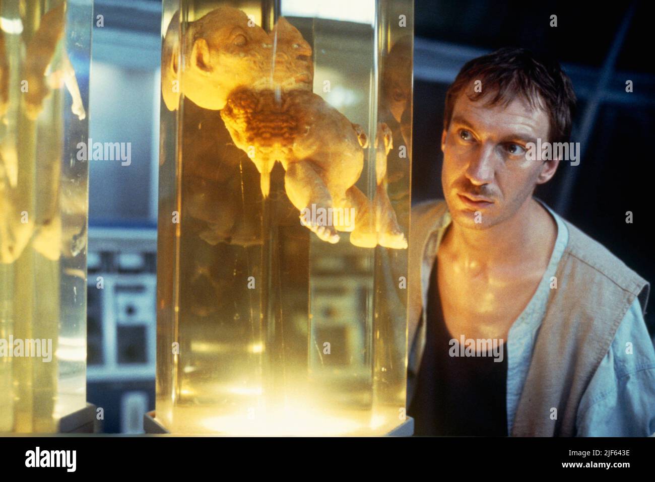 DAVID THEWLIS in THE ISLAND OF DR MOREAU (1996), directed by JOHN FRANKENHEIMER. Credit: NEW LINE CINEMA / Album Stock Photo