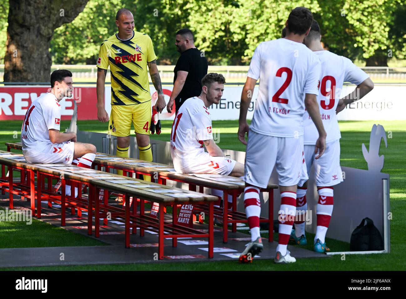 Cologne, Germany. 30th June, 2022. The players of the Bundesliga team of 1. FC Köln for the season 22/23 are looking for their place on the team photo. Credit: Federico Gambarini/dpa/Alamy Live News Stock Photo