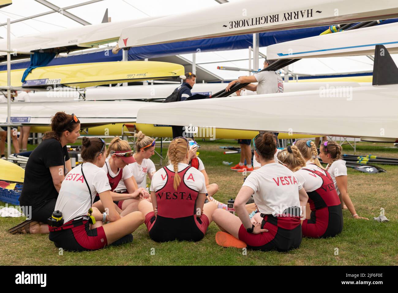 Henley, Oxfordshire, England, UK 29 June 2022 Day at Henley Royal Regatta. Rowing teams prepare their boats, engage in team talks and launch Stock Photo