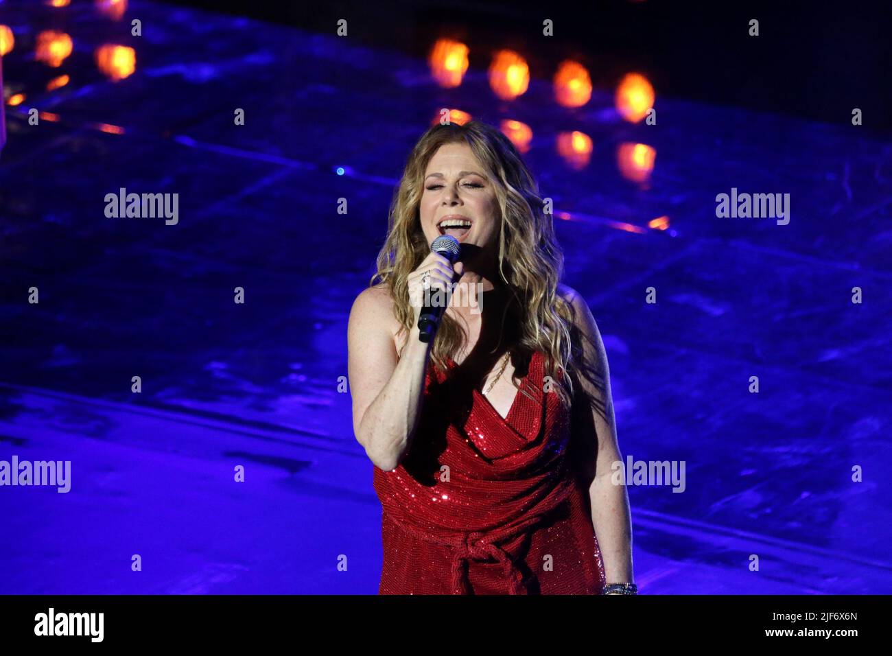 Rita Wilson Singing