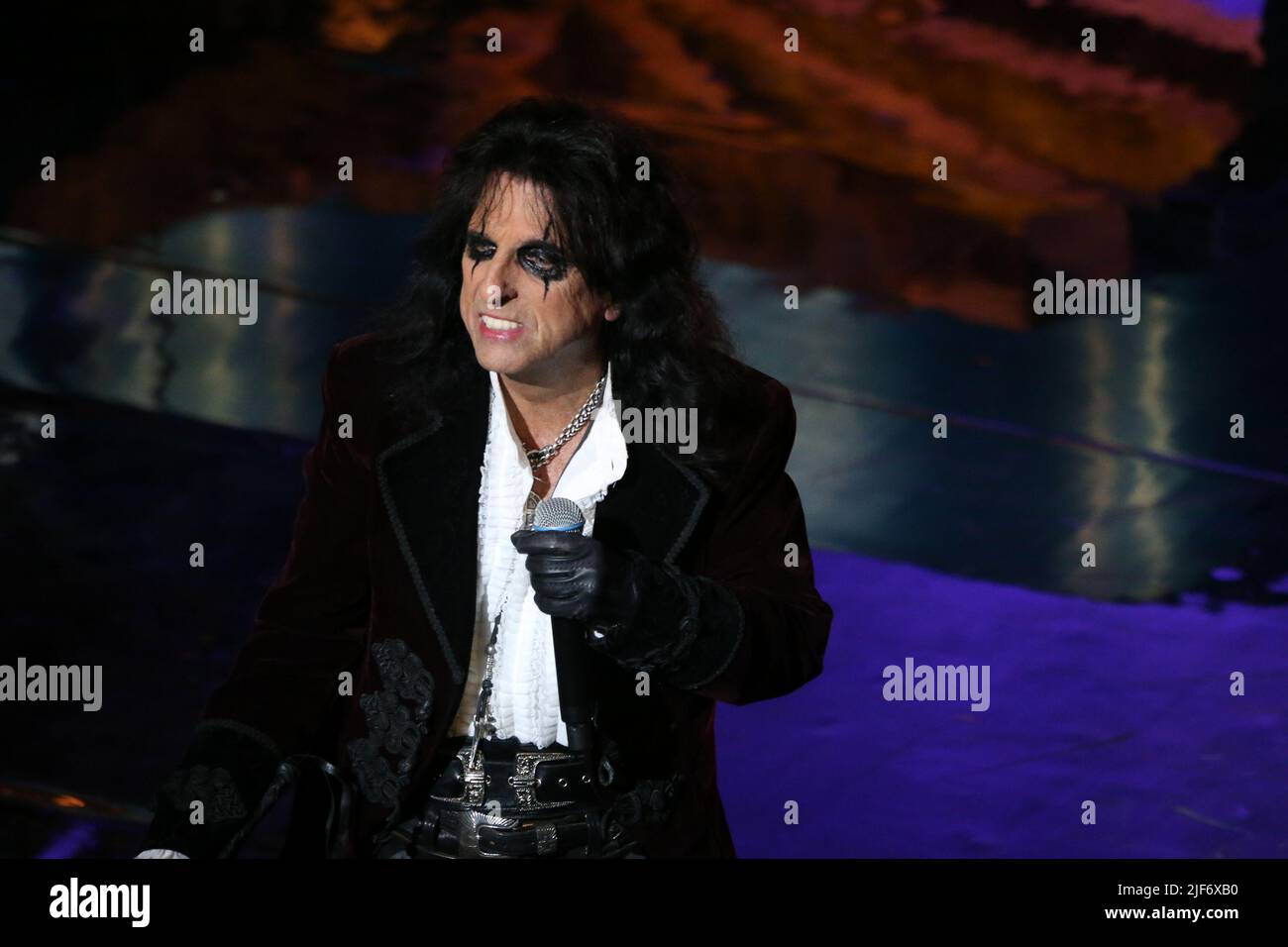 ALICE COOPER participate at the concert. Desmond Child perform live for