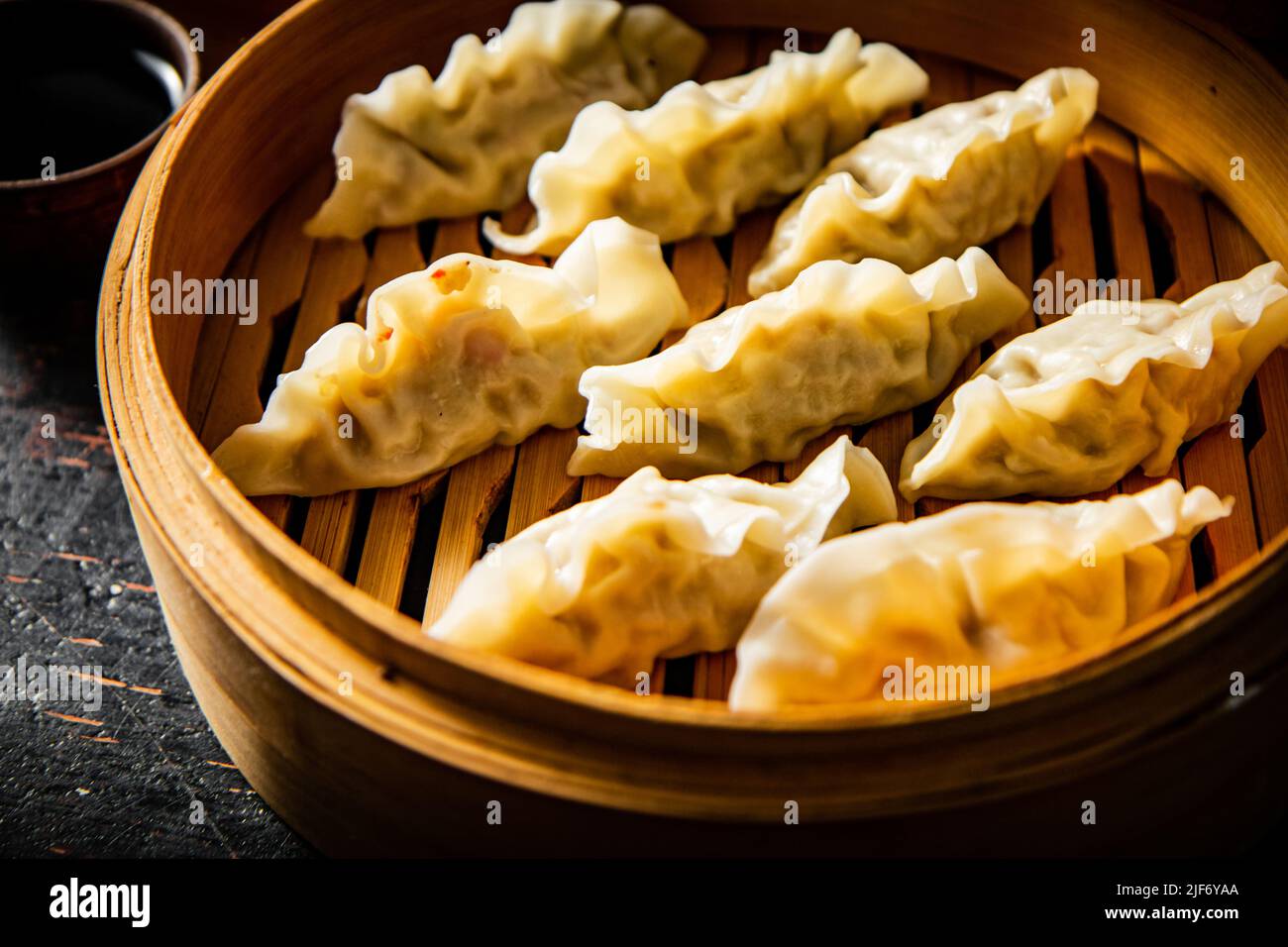 Steam gyoza dumpling hires stock photography and images Alamy