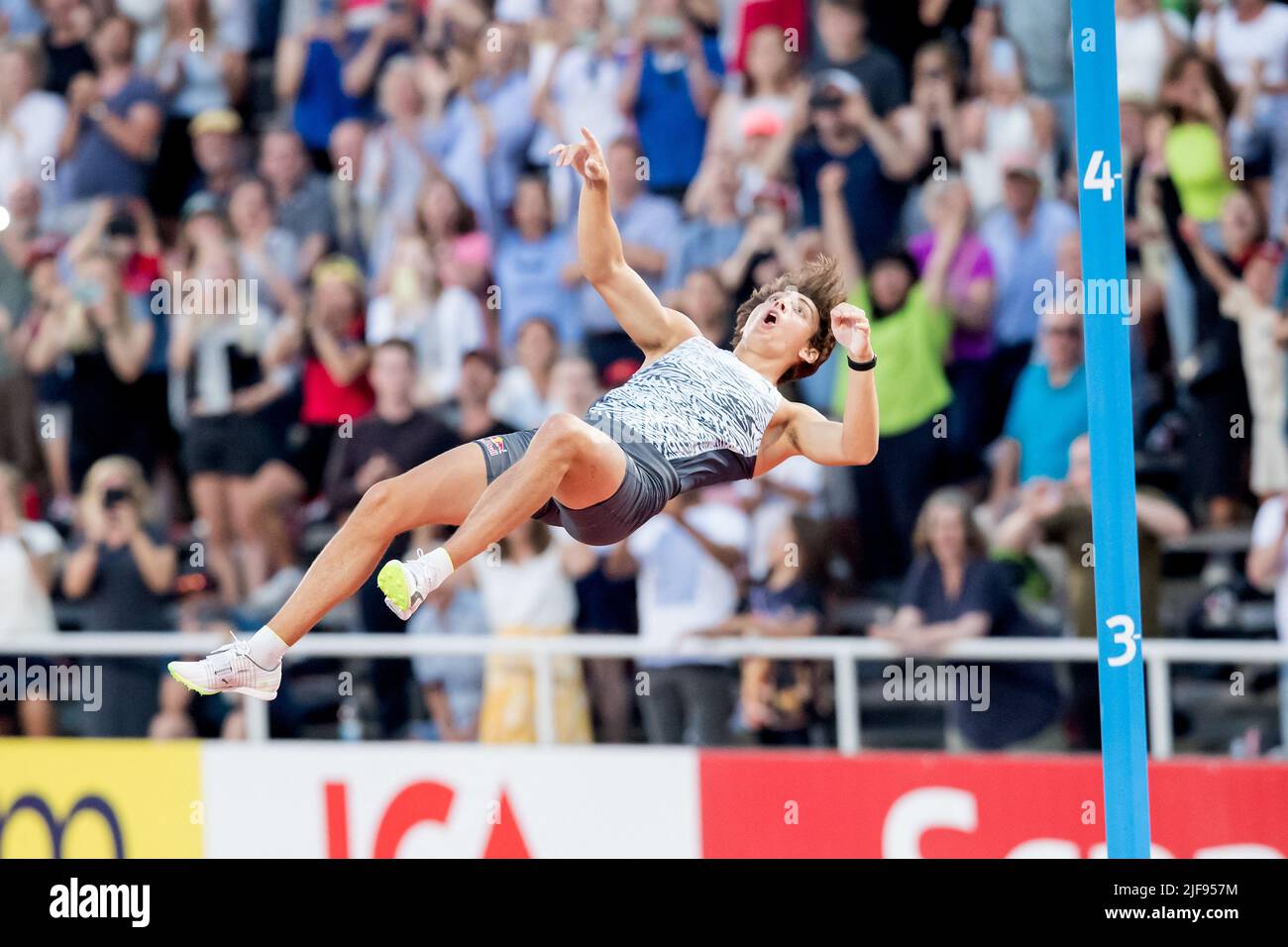 Mondo Duplantis broke his outdoor pole vault world record by one