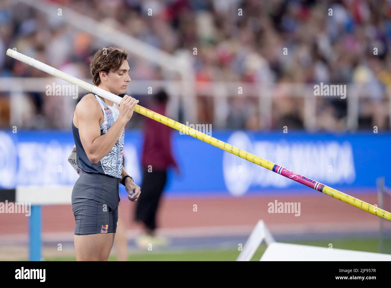 Mondo Duplantis broke his outdoor pole vault world record by one