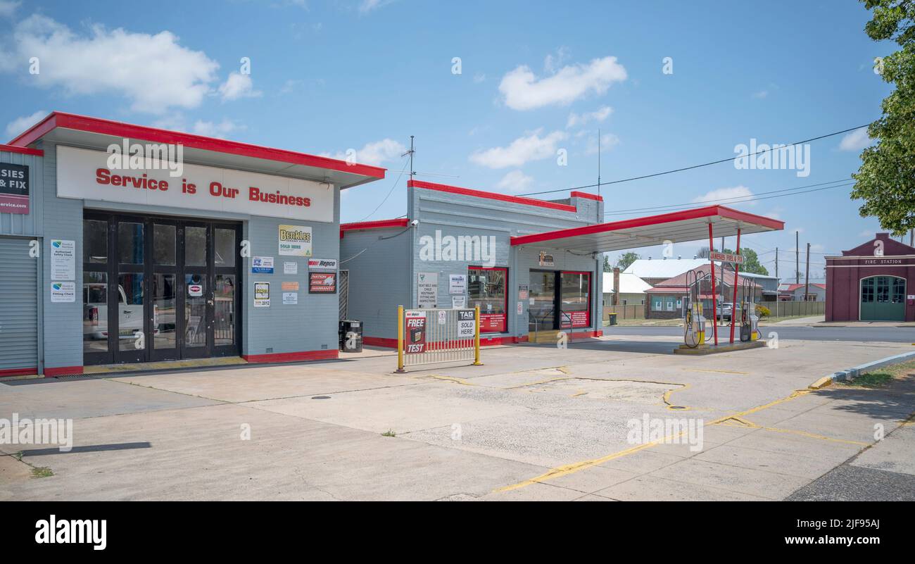 Jamesies fuel and fix hires stock photography and images Alamy