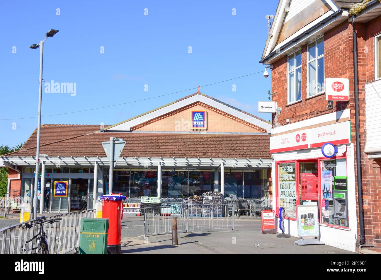 Aldi Uk 2022 Hi res Stock Photography And Images Alamy aldi-uk-2022-hi-res-stock-photography-and-images-alamy