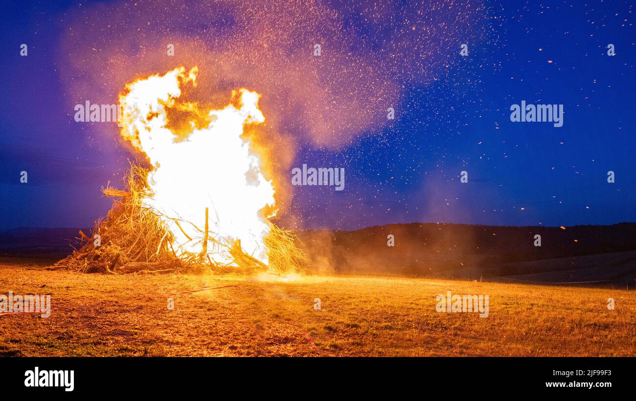 Beacon, bonfire on the South Downs in West Sussex to celebrate Queen’s Platinum Jubilee Stock Photo