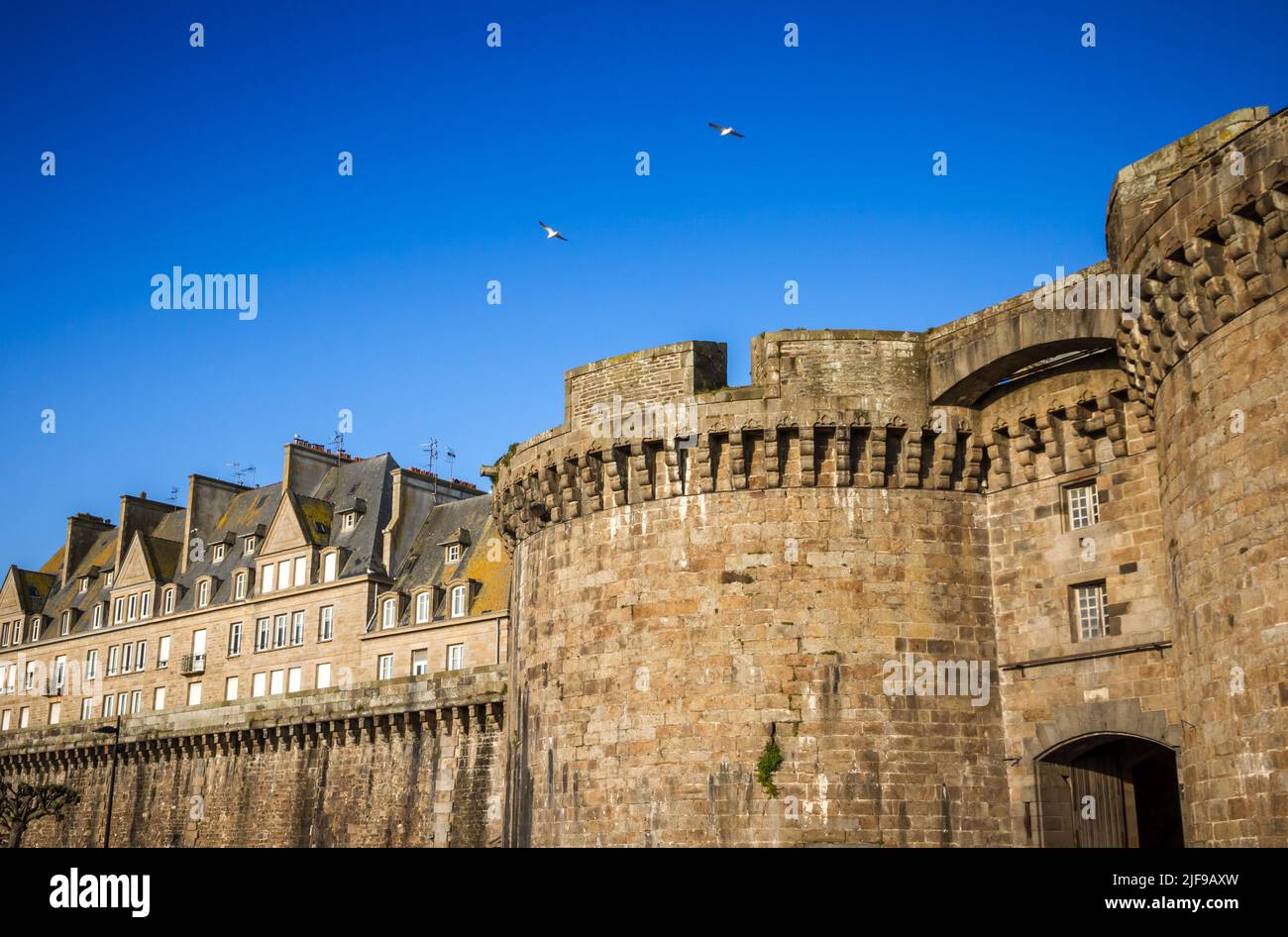 Fortified walls and city of Saint-Malo in Brittany, France Stock Photo