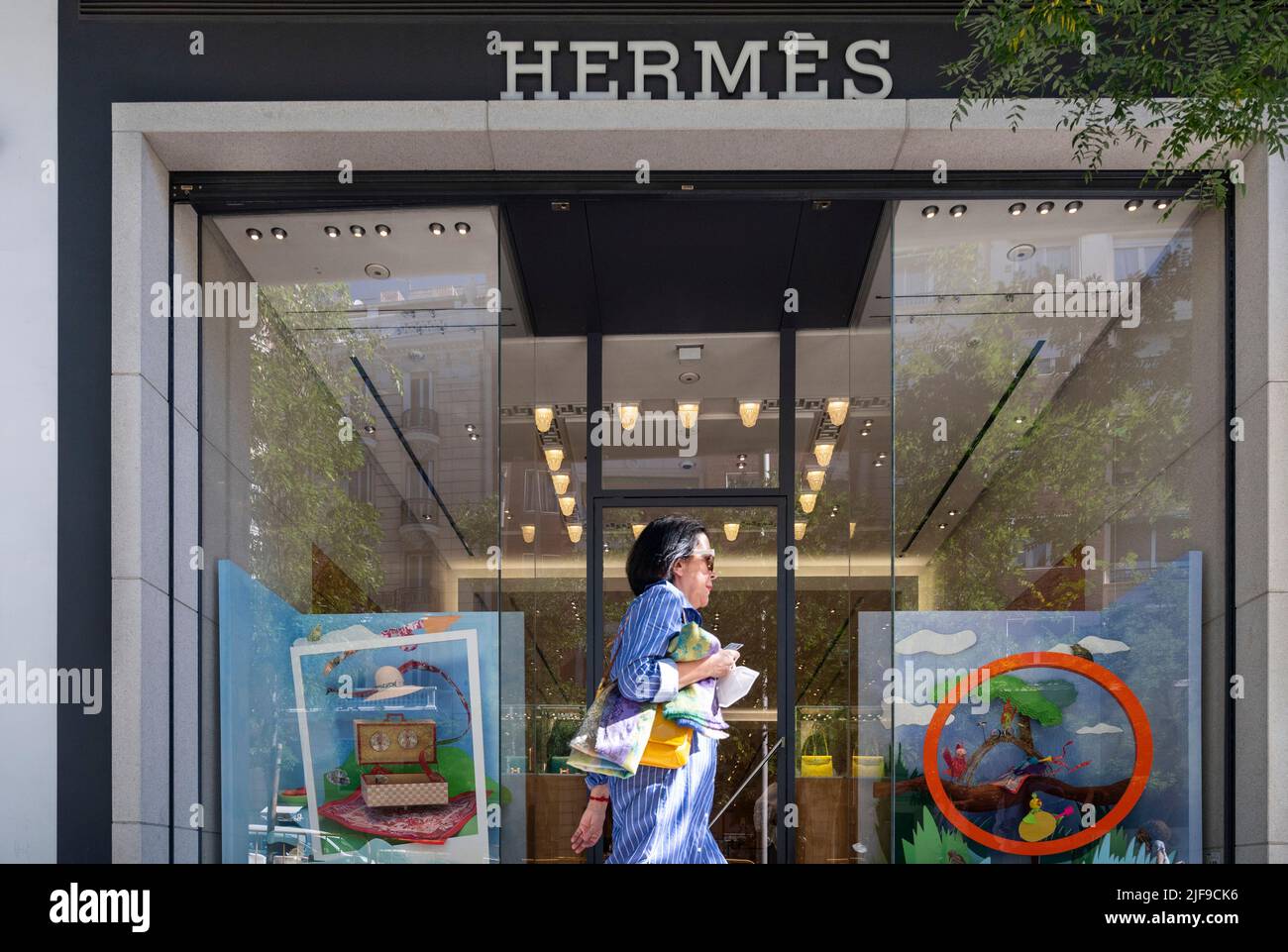 Hermes shop window hi-res stock photography and images - Alamy