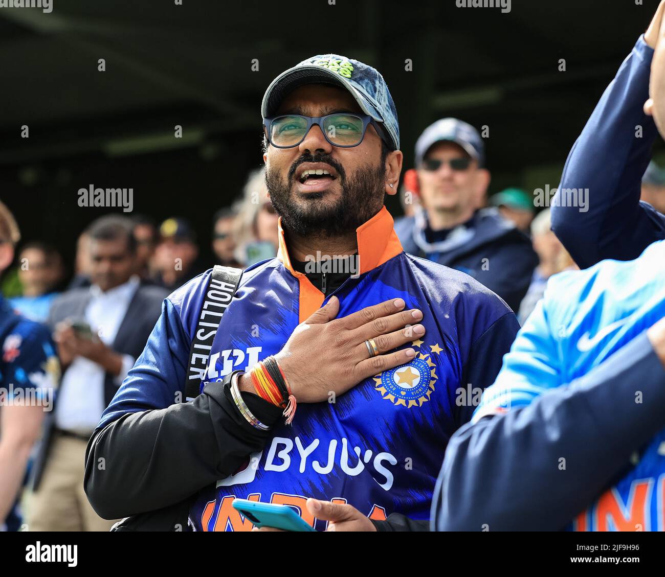 Cricket fans anthem hires stock photography and images Alamy