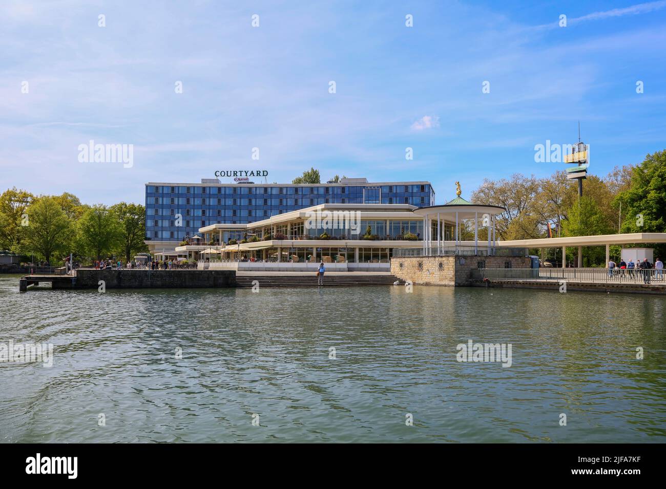 Courtyard Marriott Hotel and Seeterrassen, Maschsee, State Capital Hanover, Lower Saxony, Germany Stock Photo