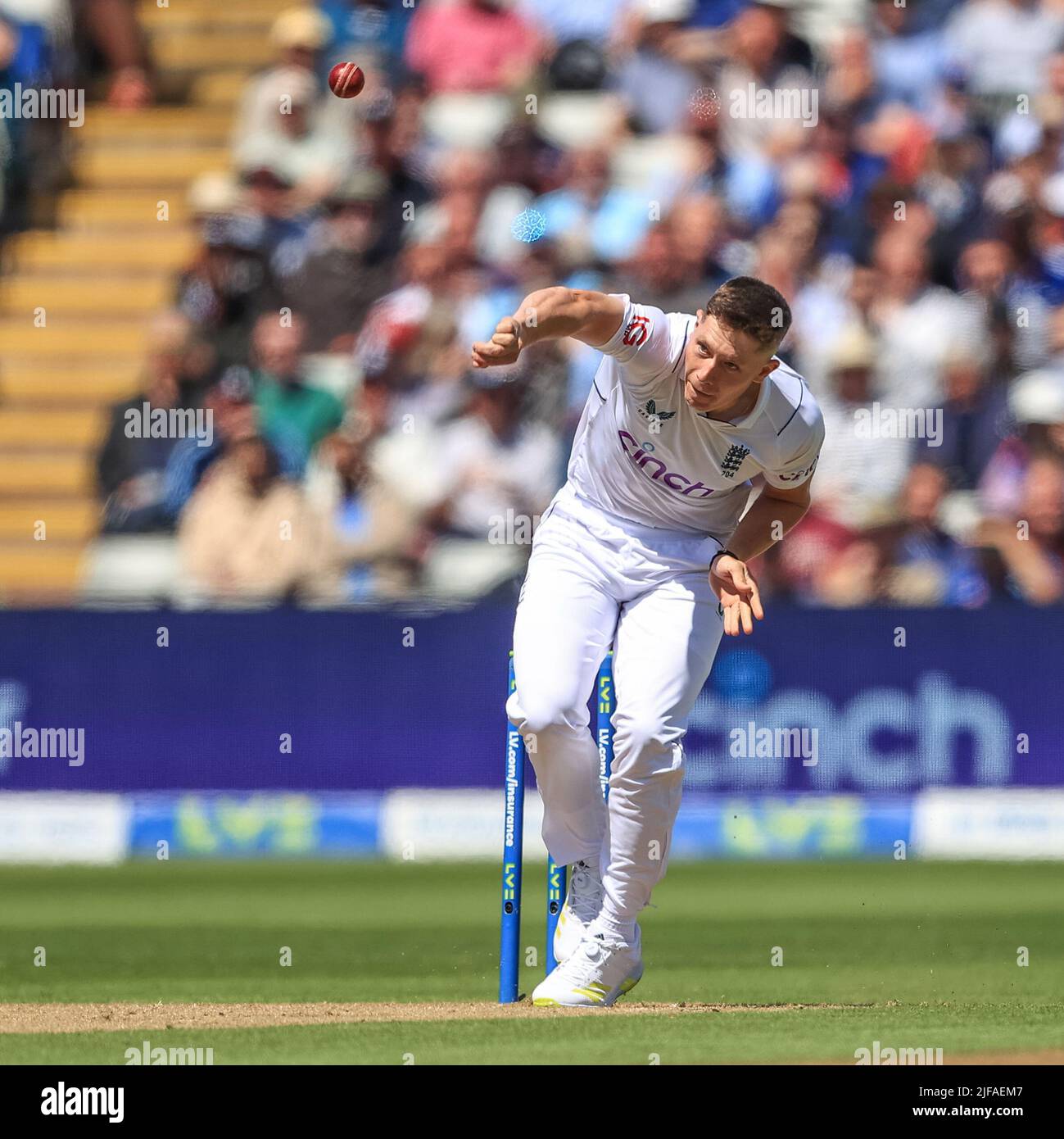 Birmingham, UK. 01st July, 2022. Matthew Potts of England gets the bowling underway after rain stopped play in Birmingham, United Kingdom on 7/1/2022. (Photo by Mark Cosgrove/News Images/Sipa USA) Credit: Sipa USA/Alamy Live News Stock Photo