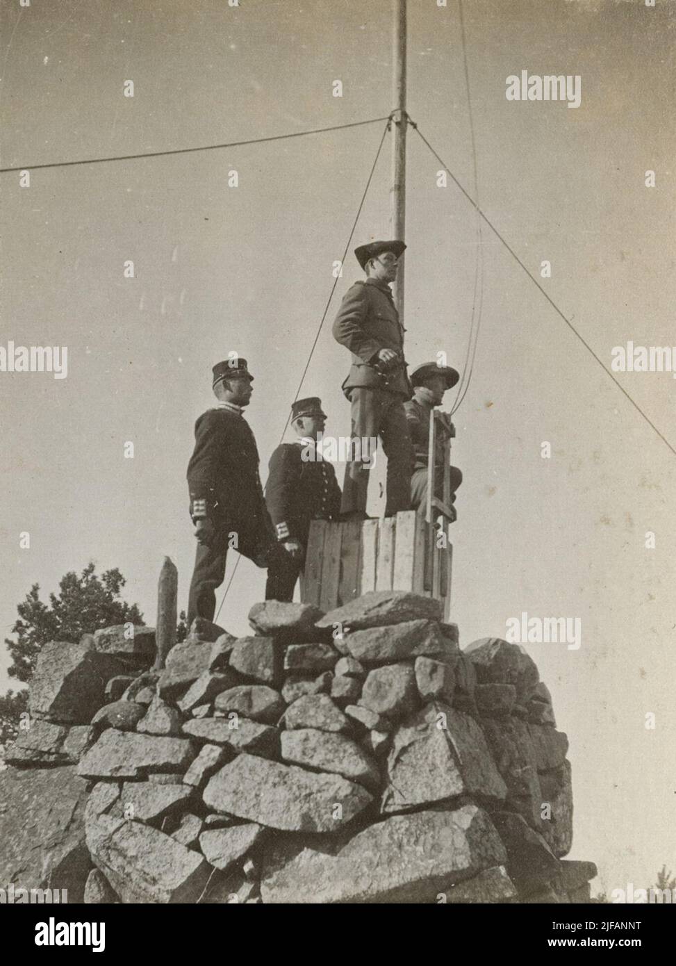 Soldiers from Göta Livgarde in 2 at a guard post on the mountain. Stock Photo