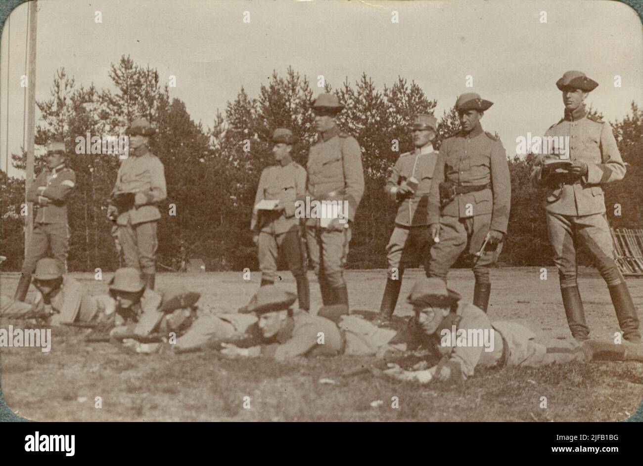 Soldiers on the firing range Stock Photo - Alamy