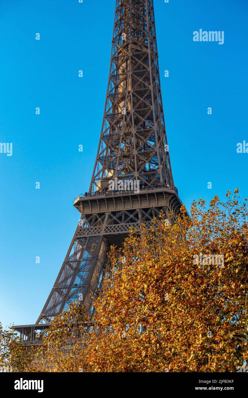 France, Paris, the Champs de Mars, the Eiffel Tower in Autumn. Stock Photo